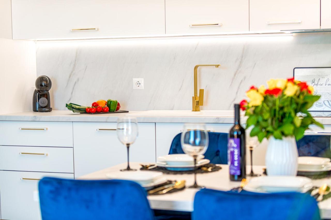 Bluesky Deluxe Apartment Free Parking ドゥブロブニク エクステリア 写真