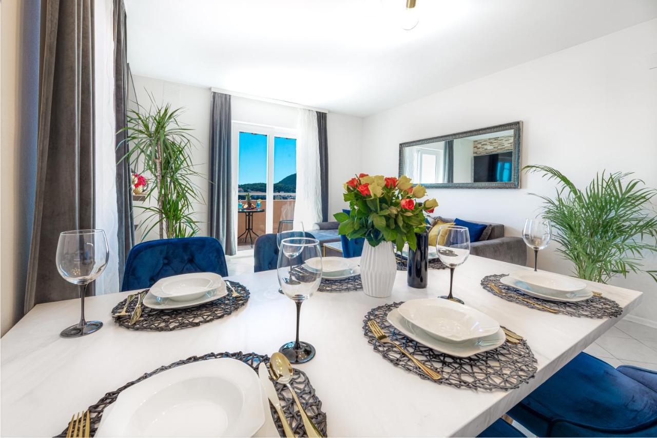 Bluesky Deluxe Apartment Free Parking ドゥブロブニク エクステリア 写真